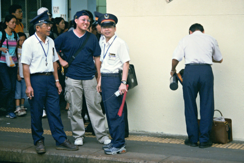 台灣鐵路旅遊攝影彰化火車站月台旅客2002年之前攝影照片19